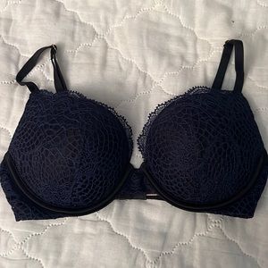 Victoria Secret Very Sexy Push Up Bra 32c